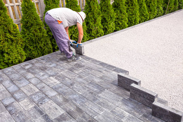 Best Professional Driveway Pavers  in Struthers, OH